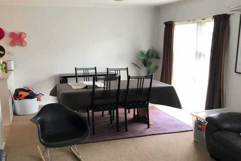 Photo of property in 10a Sharivari Place, Conifer Grove, Takanini, 2112