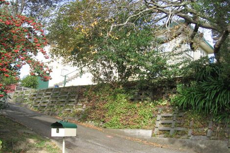 Photo of property in 1 Tui Terrace, Tawa, Wellington, 5028