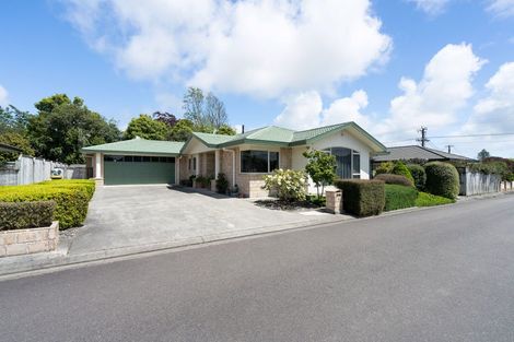 Photo of property in 4 Campbell Grove, Levin, 5510