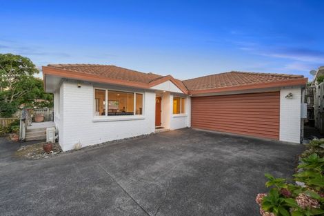 Photo of property in 2/138 Whitford Road, Somerville, Auckland, 2014