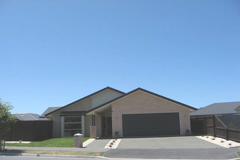 Photo of property in 15 Pohutukawa Crescent, Parklands, Christchurch, 8083