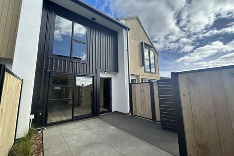 Photo of property in 8/7 Wainuiomata Road, Wainuiomata, Lower Hutt, 5014