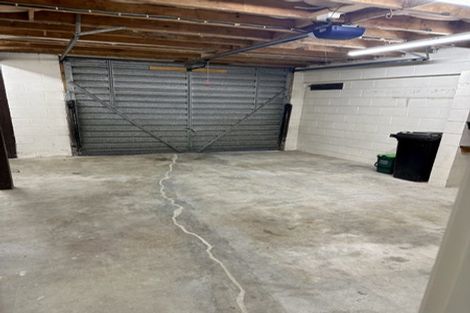 Photo of property in 2/51 Shanaway Rise, Hillcrest, Auckland, 0627