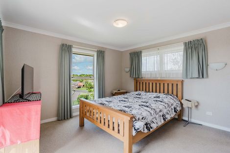 Photo of property in 82 Rototuna Road, Rototuna, Hamilton, 3210