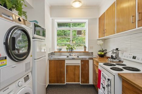 Photo of property in Wharenui Apartments, 274 Oriental Parade, Oriental Bay, Wellington, 6011