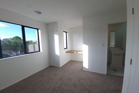 Photo of property in 2b Taratoa Street, Point England, Auckland, 1072