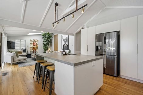 Photo of property in 15 North Avenue, Narrow Neck, Auckland, 0624