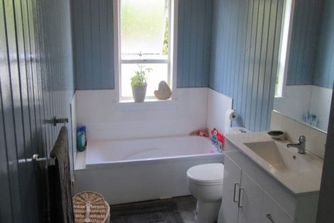 Photo of property in 1 Point Bush Road, Waimate, 7924