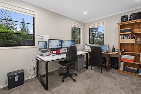 Photo of property in 214 Schnapper Rock Road, Schnapper Rock, Auckland, 0632