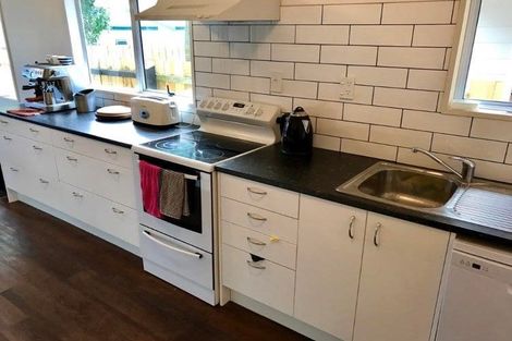 Photo of property in 15b Williams Street, Sunshine Bay, Queenstown, 9300