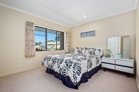 Photo of property in 28 Stableford Drive, Pyes Pa, Tauranga, 3112