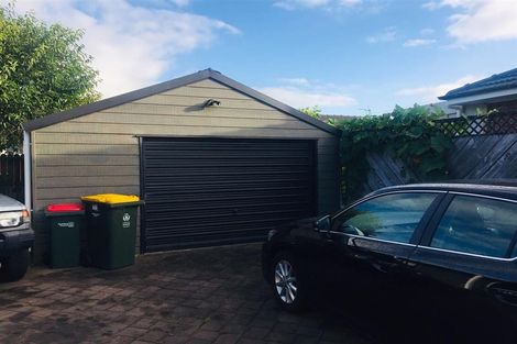 Photo of property in 2/117 Wallace Road, Papatoetoe, Auckland, 2025