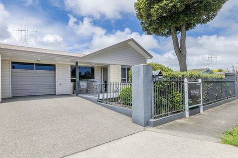 Photo of property in 60a Te Rauparaha Street, Otaki, 5512