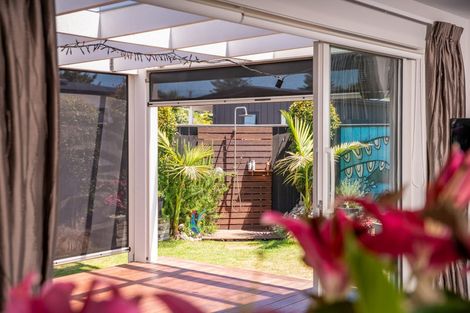 Photo of property in 6 Konini Crescent, Waikanae Beach, Waikanae, 5036