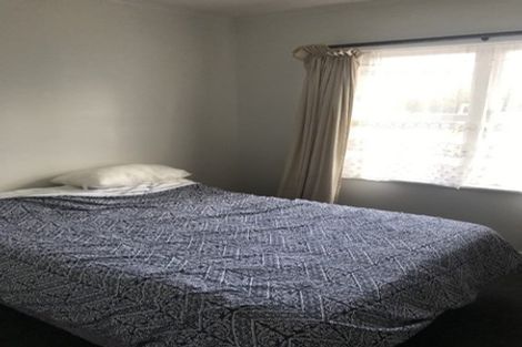 Photo of property in 8 Rollerson Street, Papakura, 2110