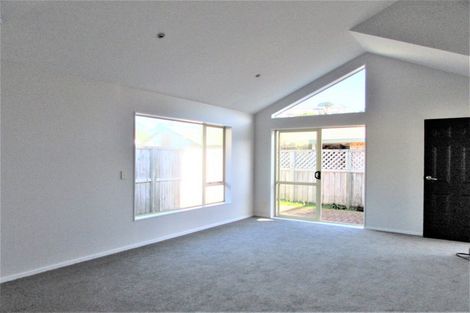 Photo of property in Miramar Villas, 5/3 Byron Street, Miramar, Wellington, 6022