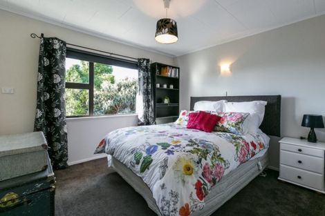 Photo of property in 82 Mchardy Street, Havelock North, 4130