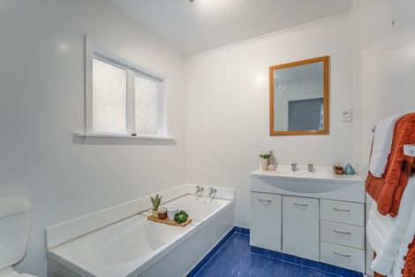 Photo of property in 78 Airlie Road, Plimmerton, Porirua, 5026