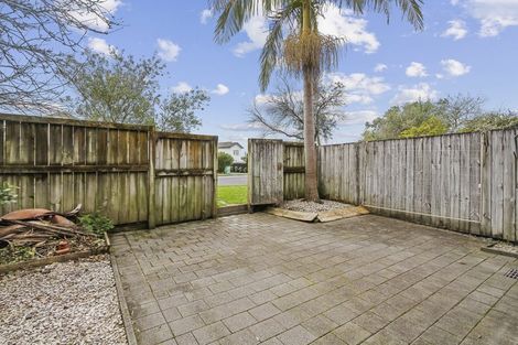 Photo of property in 2/23 Charlenne Close, Ranui, Auckland, 0612