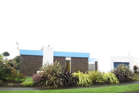 Photo of property in 33 Clifton Drive, Waitara, 4320