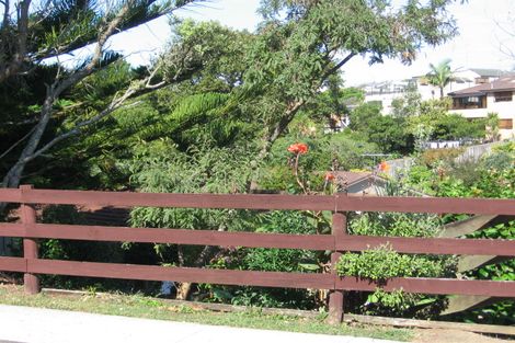 Photo of property in 22 Korotaha Terrace, Rothesay Bay, Auckland, 0630