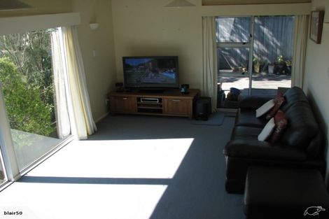 Photo of property in 47 Fitzpatrick Street, Newlands, Wellington, 6037