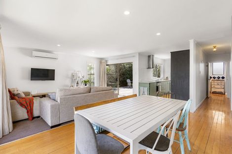 Photo of property in 22a Kirrie Avenue, Te Atatu South, Auckland, 0610