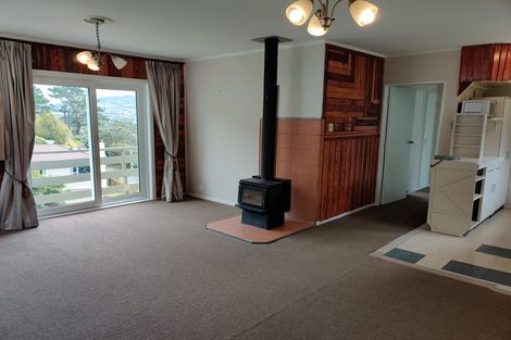 Photo of property in 29b Omega Street, Newlands, Wellington, 6037