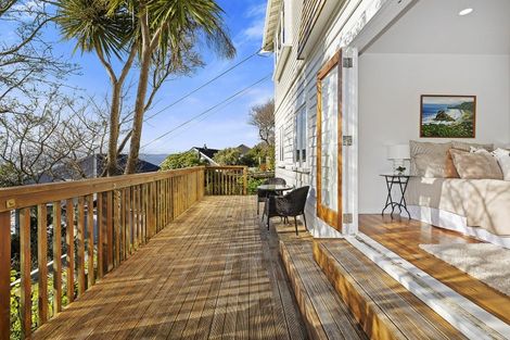 Photo of property in 86 Nicholson Road, Khandallah, Wellington, 6035