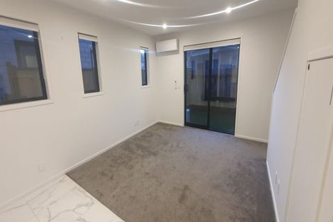 Photo of property in 2/10 Avery Grove, Boulcott, Lower Hutt, 5011