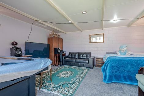 Photo of property in 43 Benmore Avenue, Cloverlea, Palmerston North, 4412