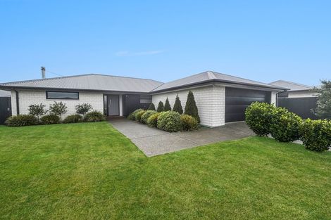 Photo of property in 17 Fairbairn Road, Rolleston, 7614