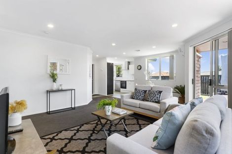 Photo of property in 5 Frederick Reece Drive, The Gardens, Auckland, 2105