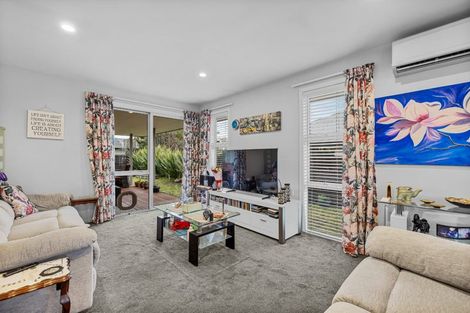 Photo of property in 14 Shortland Street, Wainoni, Christchurch, 8061