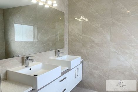 Photo of property in 98 Cardiff Road, Pakuranga, Auckland, 2010