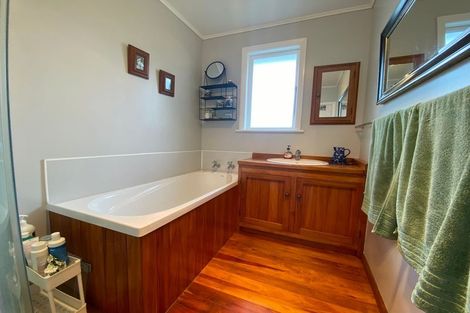 Photo of property in 1020 Tremaine Avenue, Roslyn, Palmerston North, 4414