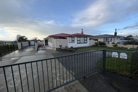Photo of property in 106 Latham Street, Marewa, Napier, 4110