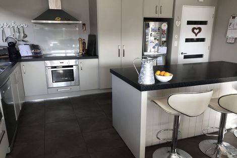 Photo of property in 16 Hakatere Road, Pegasus, 7612