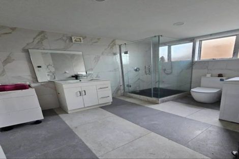 Photo of property in 54 Kemp Road, Massey, Auckland, 0614