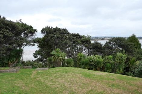 Photo of property in 32 Marae Road, Greenhithe, Auckland, 0632