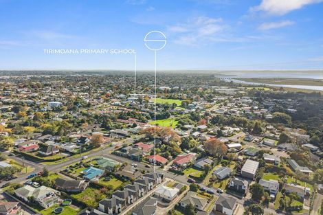 Photo of property in 1b Valron Road, Te Atatu South, Auckland, 0602