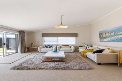 Photo of property in 1/17 Bain Place, Bucklands Beach, Auckland, 2014