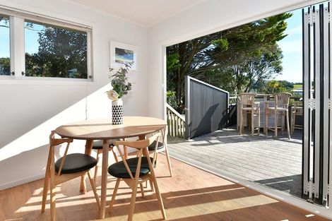 Photo of property in 2/8 Folkestone Street, Murrays Bay, Auckland, 0630