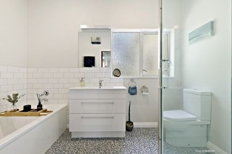 Photo of property in 109 Totara Road, Miramar, Wellington, 6022