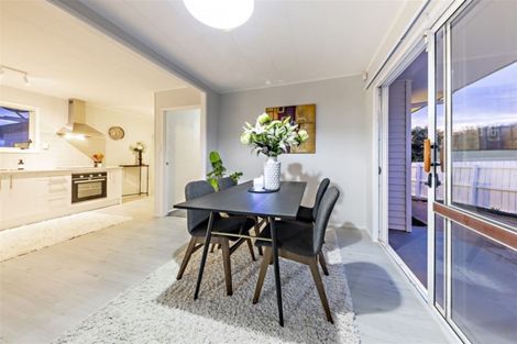Photo of property in 21 Leaver Place, Weymouth, Auckland, 2103