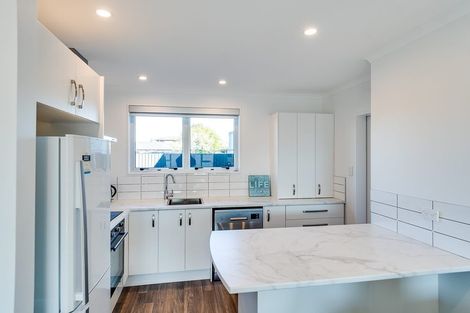 Photo of property in 11 Chester Street, Taradale, Napier, 4112