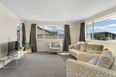 Photo of property in 53 Seagrass Place, Otaki Beach, Otaki, 5512