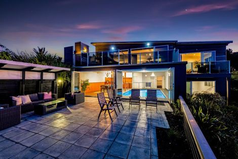 Photo of property in 14 Shearer Drive, Oakura, 4314