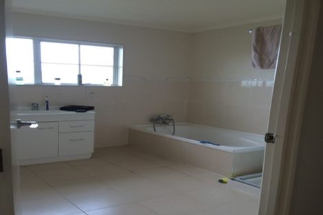 Photo of property in 19 Kennedy Avenue, Forrest Hill, Auckland, 0620