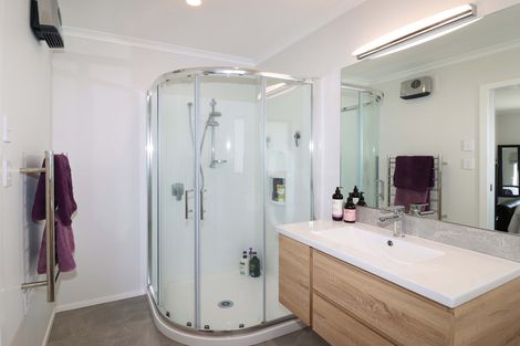 Photo of property in 13 Madison Street, Carterton, 5713